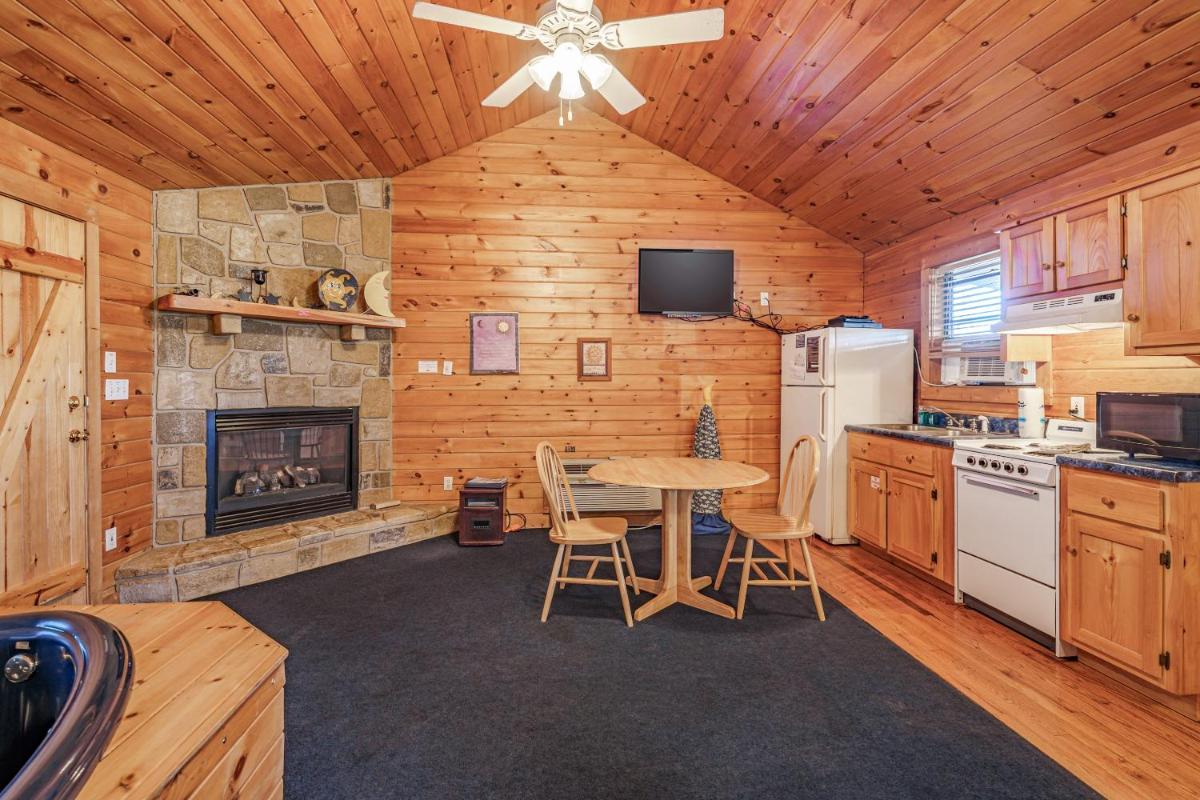 Star Struck Hot Tub Heart Shaped Jetted Jacuzzi Stone Gas Log Fireplace Rocking Chairs - image 3