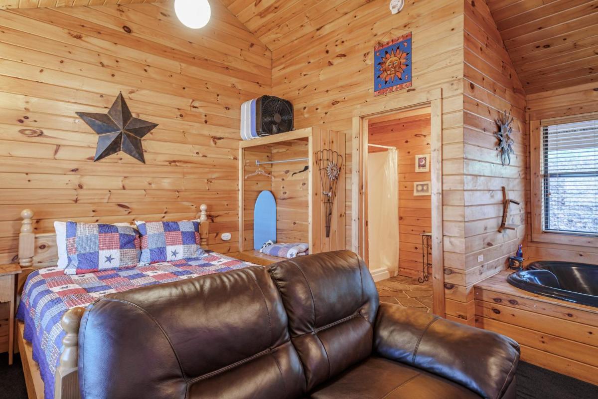 Star Struck Hot Tub Heart Shaped Jetted Jacuzzi Stone Gas Log Fireplace Rocking Chairs - image 7