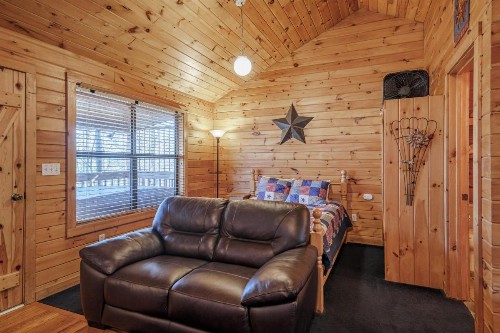 Star Struck Hot Tub Heart Shaped Jetted Jacuzzi Stone Gas Log Fireplace Rocking Chairs - image 8