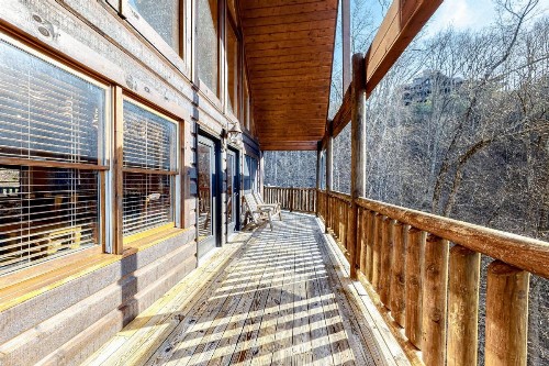 Edge of the Park Lodge - image 1