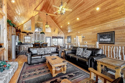 Edge of the Park Lodge - image 4