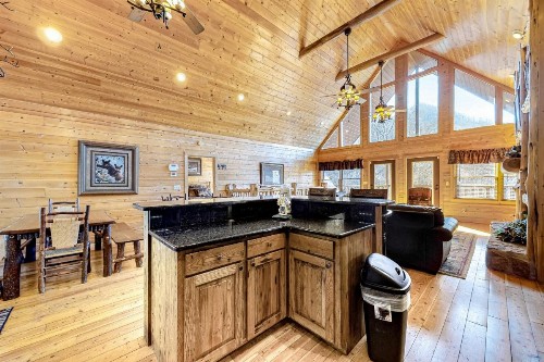 Edge of the Park Lodge - image 9