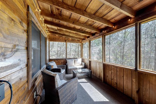 Misty Mountain Cabin - image 10