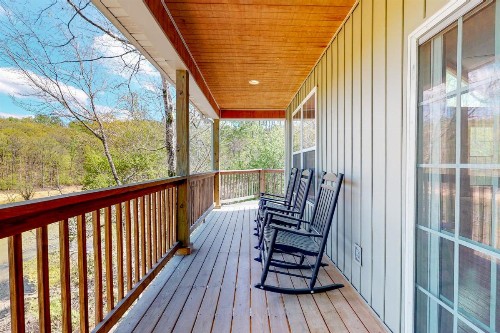 Lowe Lakehouse - image 10