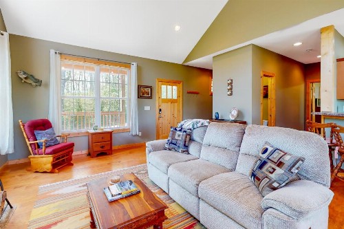 Lowe Lakehouse - image 4
