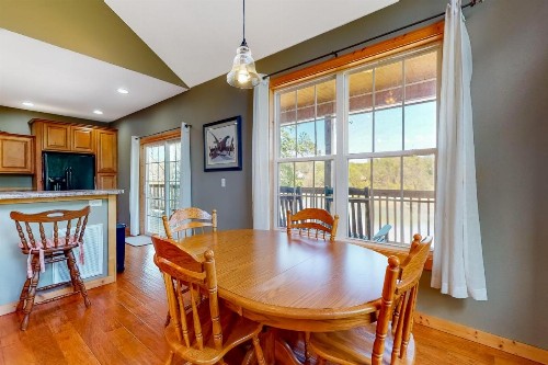 Lowe Lakehouse - image 5