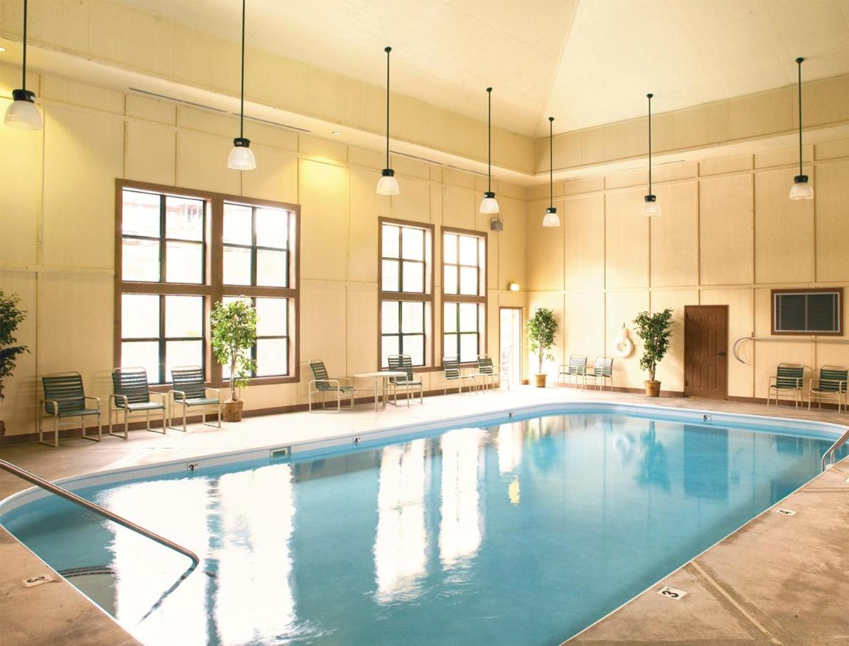 Warm and Beautifully Furnished One Bedroom Condo in Sevierville - image 5