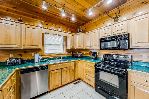 Mountain Lake Lodge - image 7