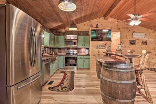 Serene Pigeon Forge Hideaway with Game Room! - image 8