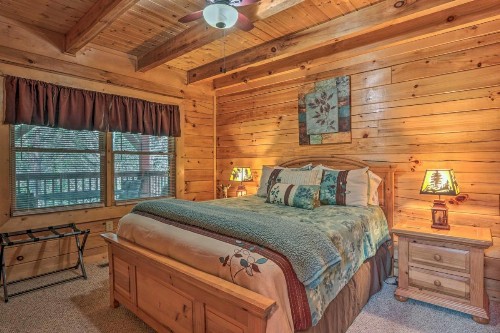 Sevierville Cabin with Furnished Deck and Balcony - image 10