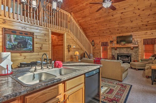 Sevierville Cabin with Furnished Deck and Balcony - image 8
