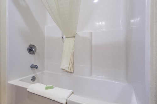 Cobblestone Hotel & Suites - Seward - image 13