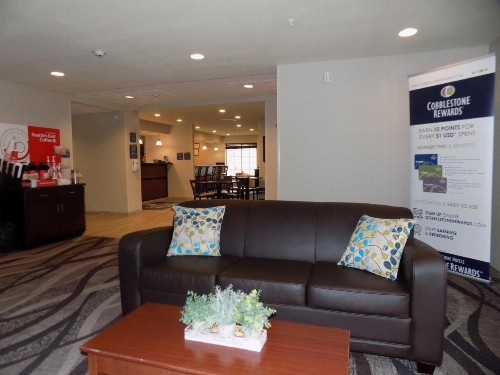 Cobblestone Hotel & Suites - Seward - image 2