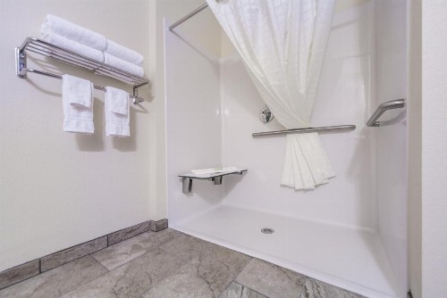 Cobblestone Hotel & Suites - Seward - image 31