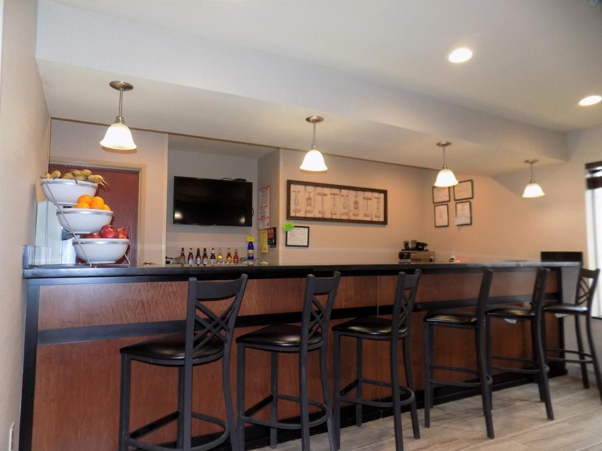 Cobblestone Hotel & Suites - Seward - image 5