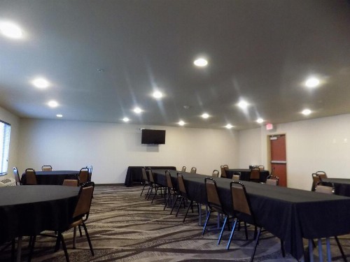 Cobblestone Hotel & Suites - Seward - image 7