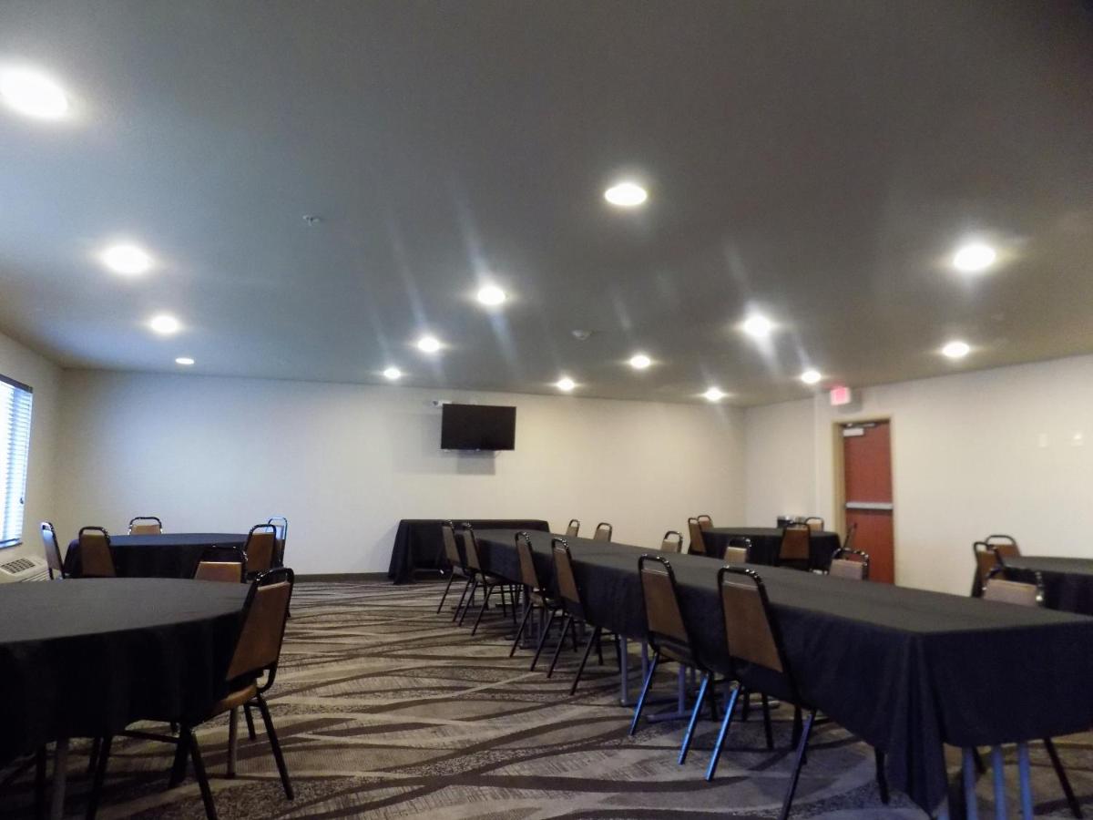 Cobblestone Hotel & Suites - Seward - image 7
