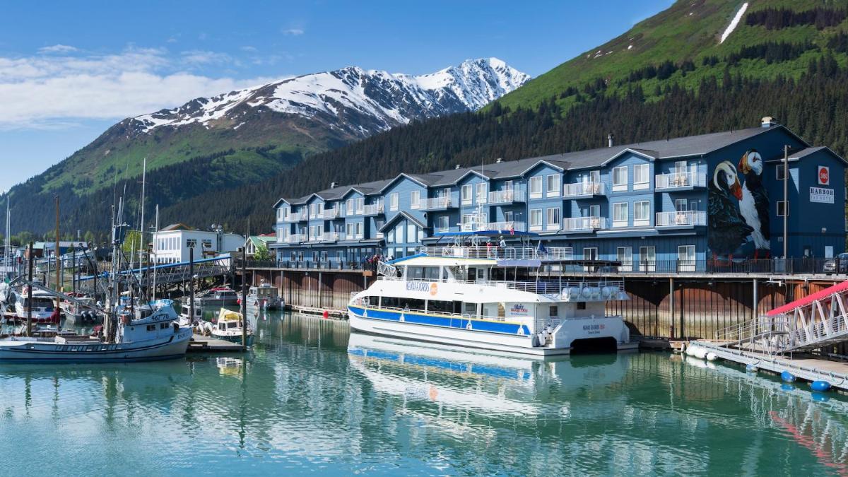 Harbor 360 Hotel Seward - main image