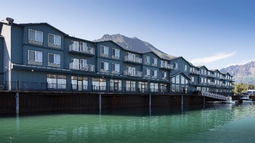 Harbor 360 Hotel Seward - image 10