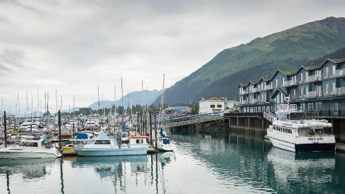 Harbor 360 Hotel Seward - image 12