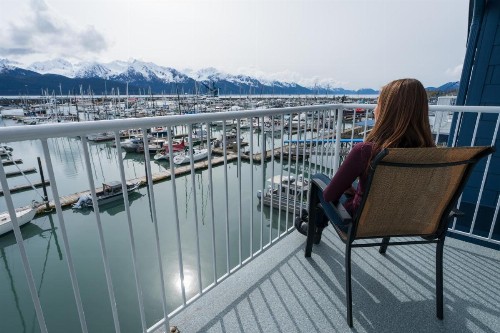 Harbor 360 Hotel Seward - image 13