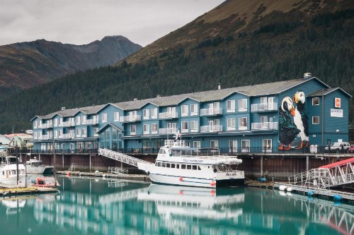 Harbor 360 Hotel Seward - image 14