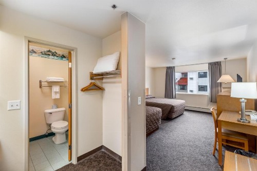 Breeze Inn Motel - image 10