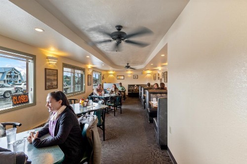 Breeze Inn Motel - image 28