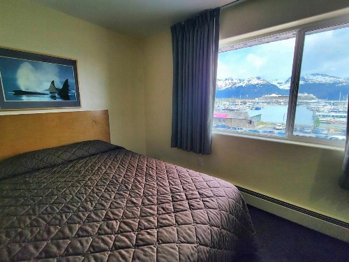 Breeze Inn Motel - image 4