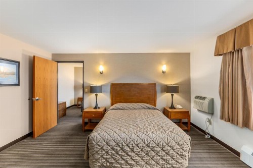 Breeze Inn Motel - image 44