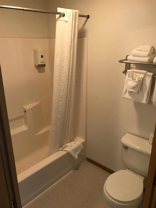 Harborview Inn - image 4
