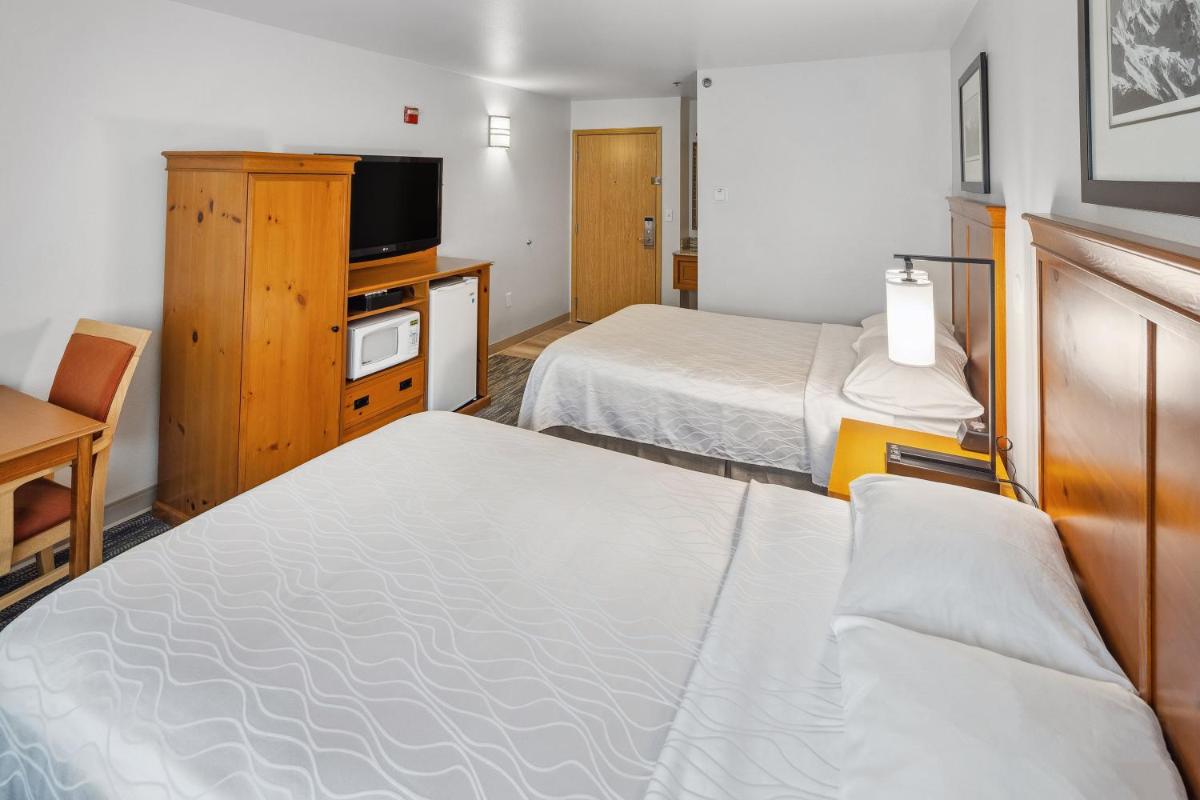 Best Western Plus Edgewater Hotel - image 3