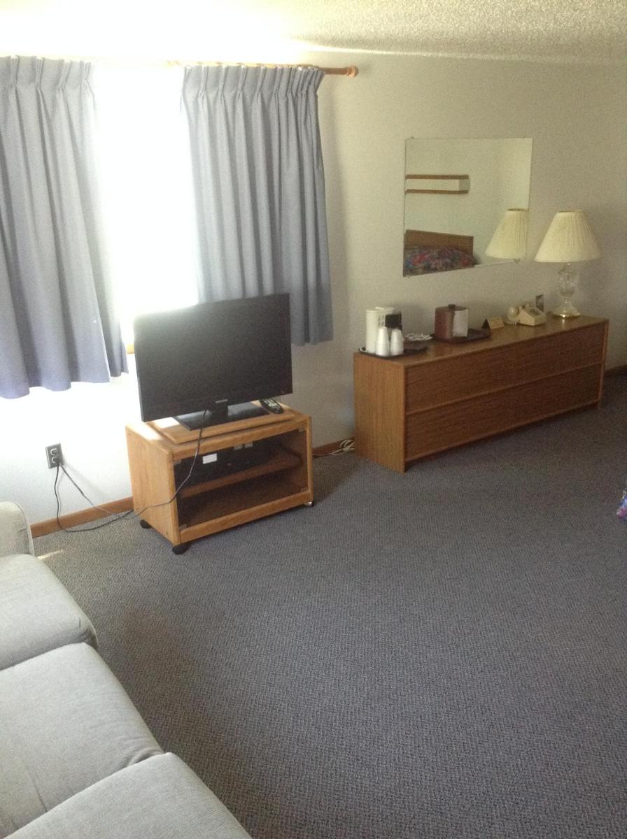 Marina Motel - image 7