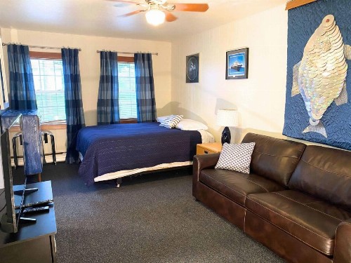 The Tides Inn - image 2
