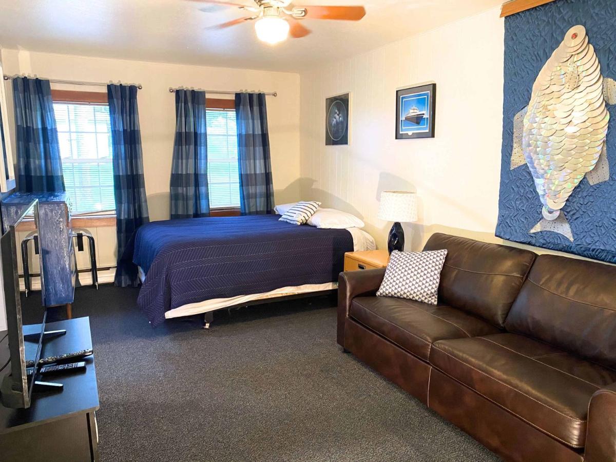 The Tides Inn - image 2