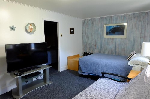 The Tides Inn - image 33