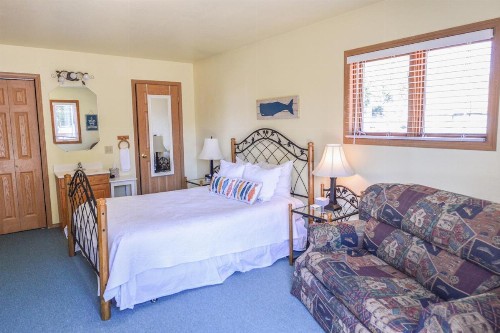 Sea Treasures Inn - image 13