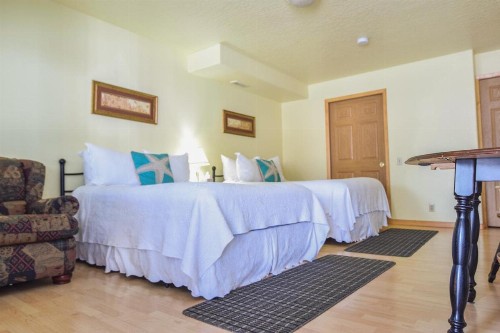 Sea Treasures Inn - image 25