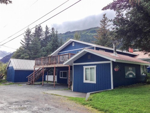 Sea Treasures Inn - image 36