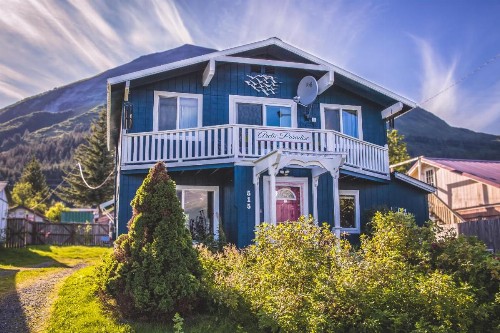 Arctic Paradise B&B - image 11