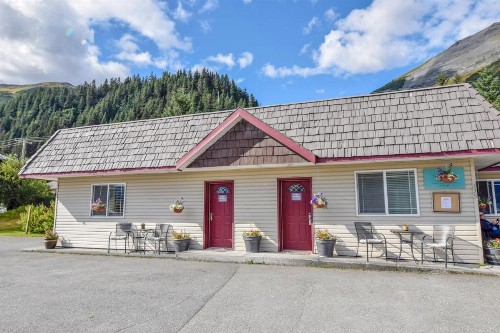 Trailhead Lodging - image 33