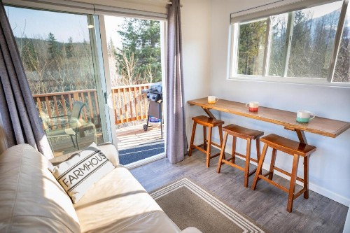 Glacier Creek Cabins - image 4