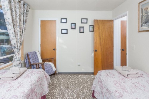 Seward's Guest House - image 13
