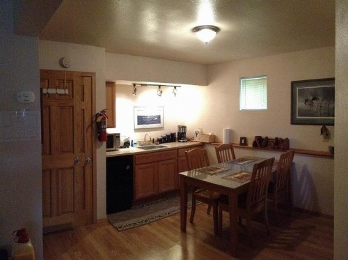 Bears Den Alaska Lodging - image 13