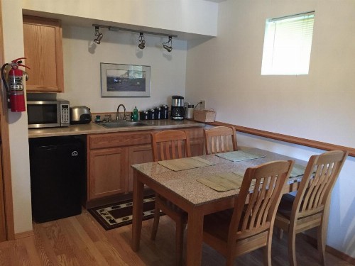 Bears Den Alaska Lodging - image 15