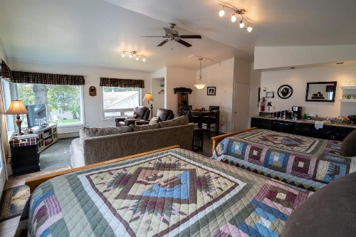 Bears Den Alaska Lodging - image 16