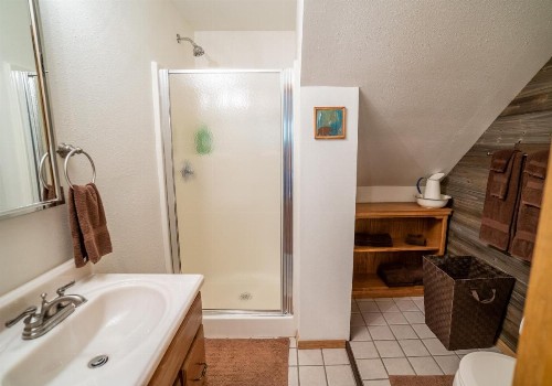 Bears Den Alaska Lodging - image 21