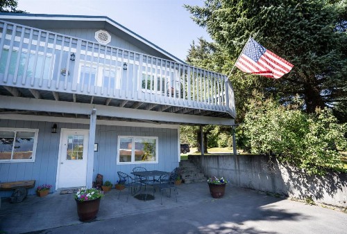 Bears Den Alaska Lodging - image 27
