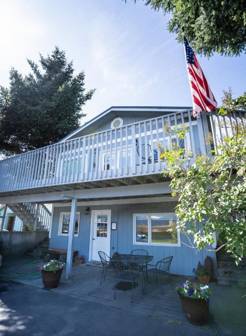 Bears Den Alaska Lodging - image 28
