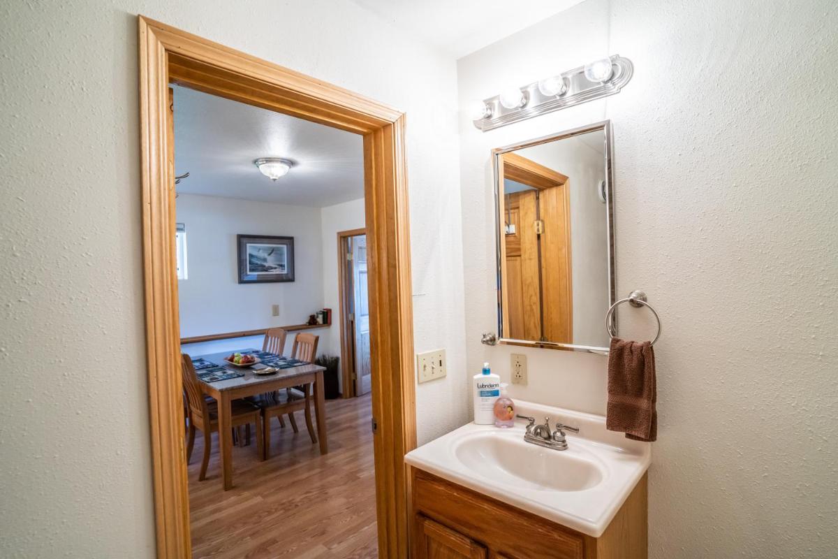 Bears Den Alaska Lodging - image 3